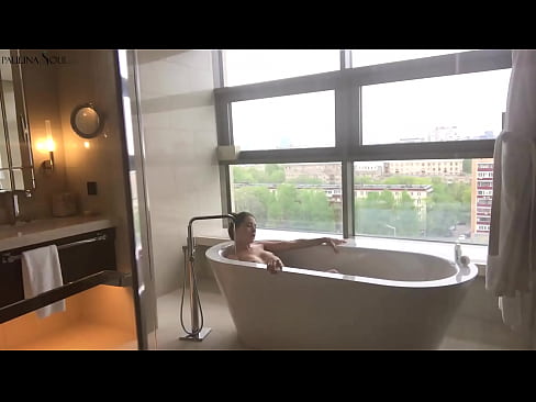 ❤️ Riesiges Babe wichst leidenschaftlich ihre Muschi im Badezimmer ️ Anal video bei uns ❌